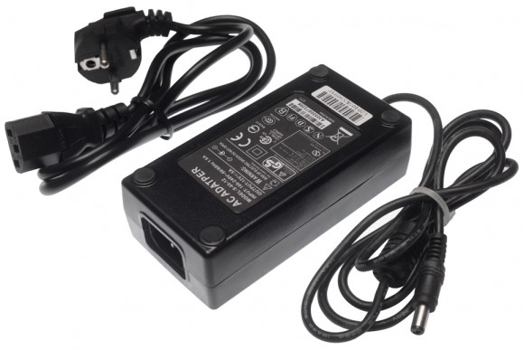 Блок питания 12V 5А - 100-240V с сетевым кабелем Блок питания 12V 5А - 100-240V с сетевым кабелем