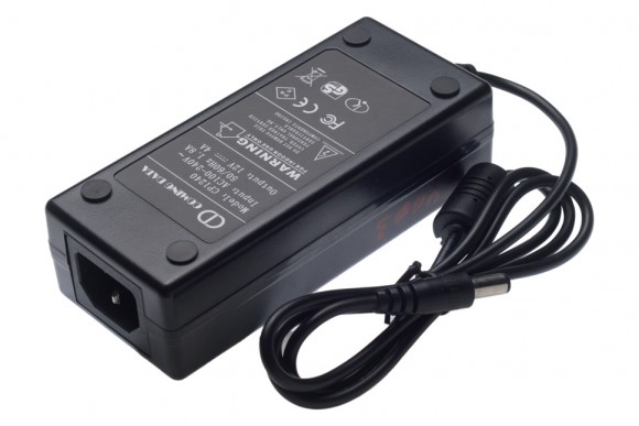 Блок питания 12V 4А - 110-240V с сетевым кабелем Блок питания 12V 4А - 110-240V с сетевым кабелем