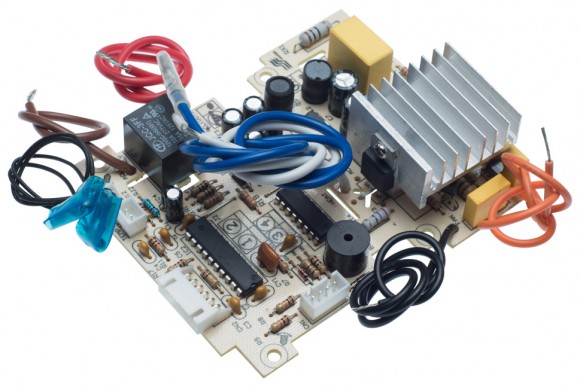 Блок питания BS04N 94V0 3 разъема 8 контактов Блок питания BS04N 94V0 3 разъема 8 контактов