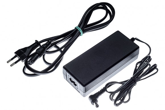 Блок питания 12V 5А - 100-240V с сетевым кабелем под разъем C8 Блок питания 12V 5А - 100-240V с сетевым кабелем под разъем C8